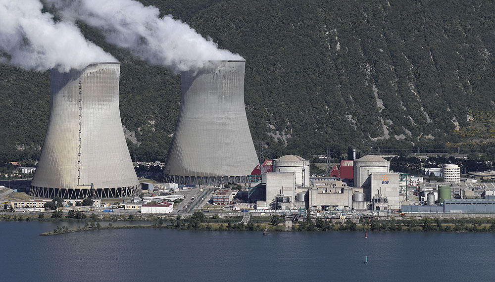 Nuclear power plant - Cruas - France > diptych 47 x 128 inch > © 2016