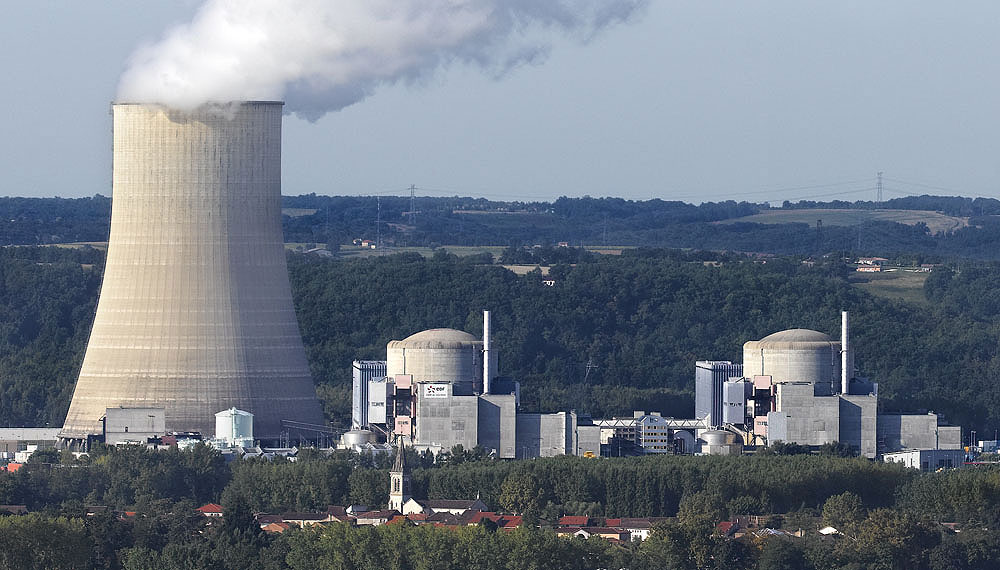Nuclear power plant - Golfech - France > diptych 47 x 128 inch > © 2016