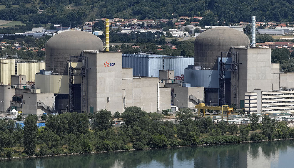 Nuclear power plant - Saint-Alban - France > diptych 47 x 128 inch > © 2016