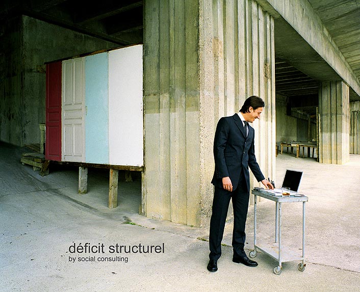 Structural deficit > 29 x 35 inch > ©2004